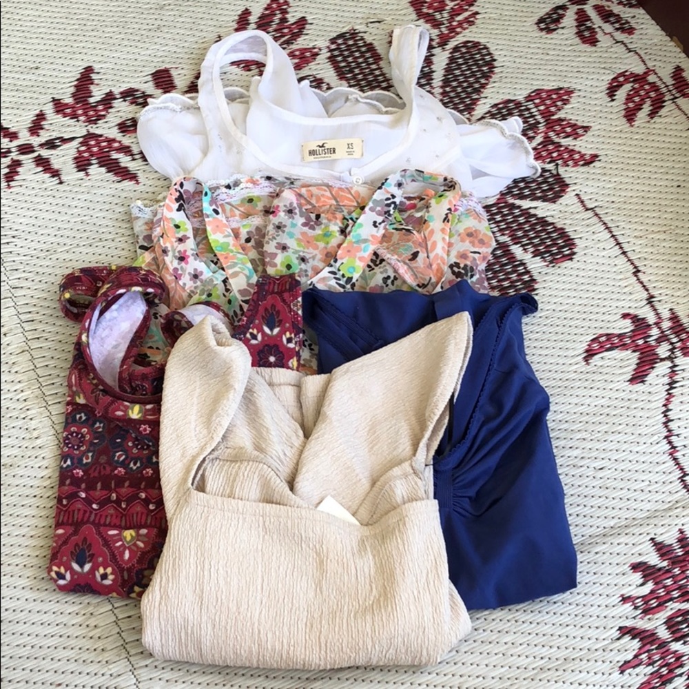 (5) Xtra Small Tops Bundle